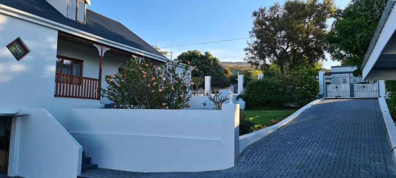 Hotel 7 On South Bredasdorp Esterno foto